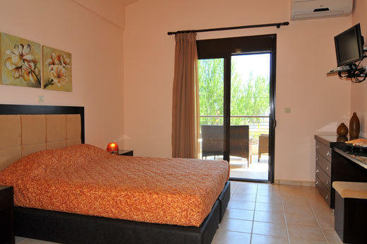 Golden Sunrise Apartments Chrisi Ammoudia Esterno foto