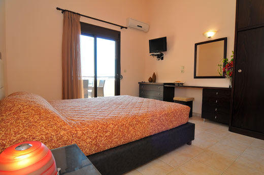 Golden Sunrise Apartments Chrisi Ammoudia Esterno foto